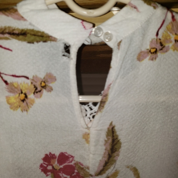 Girls long sleeve, bare shoulder blouse - Picture 6 of 8